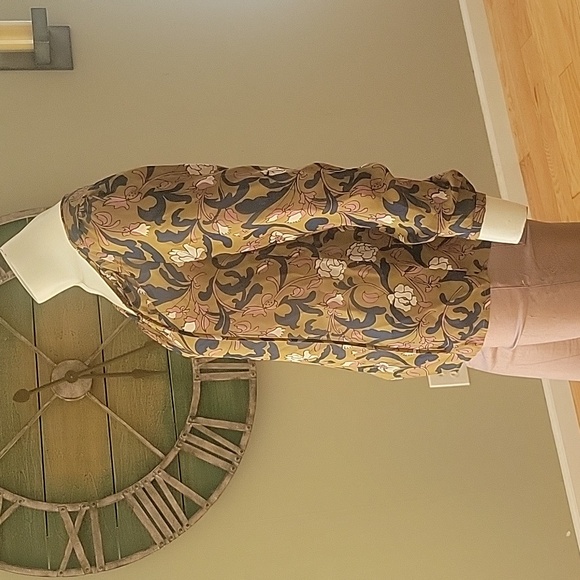 LOFT floral top - Picture 3 of 11